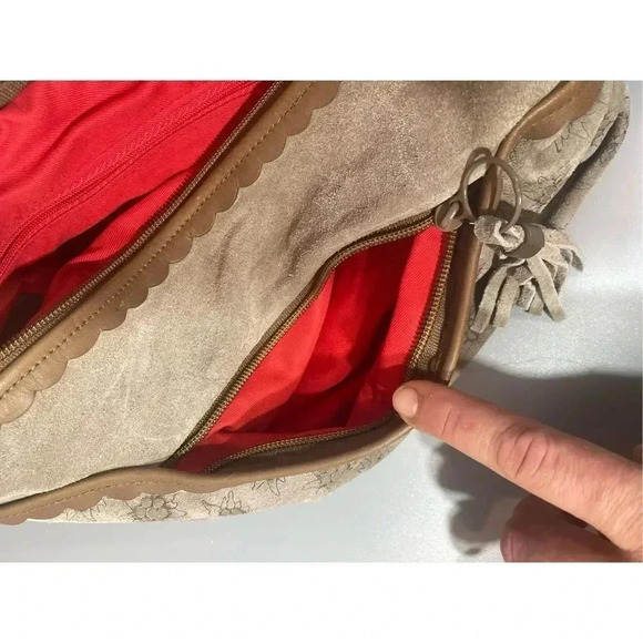 Vintage | Saddle River Faux Leather and Suede Sunflower Hobo Style Purse Shoulde - Picture 7 of 7